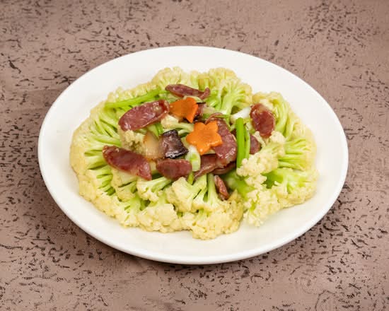 Wok Fried Chinese Sausages with taiwanese Cauliflowers 臘味炒台灣菜花